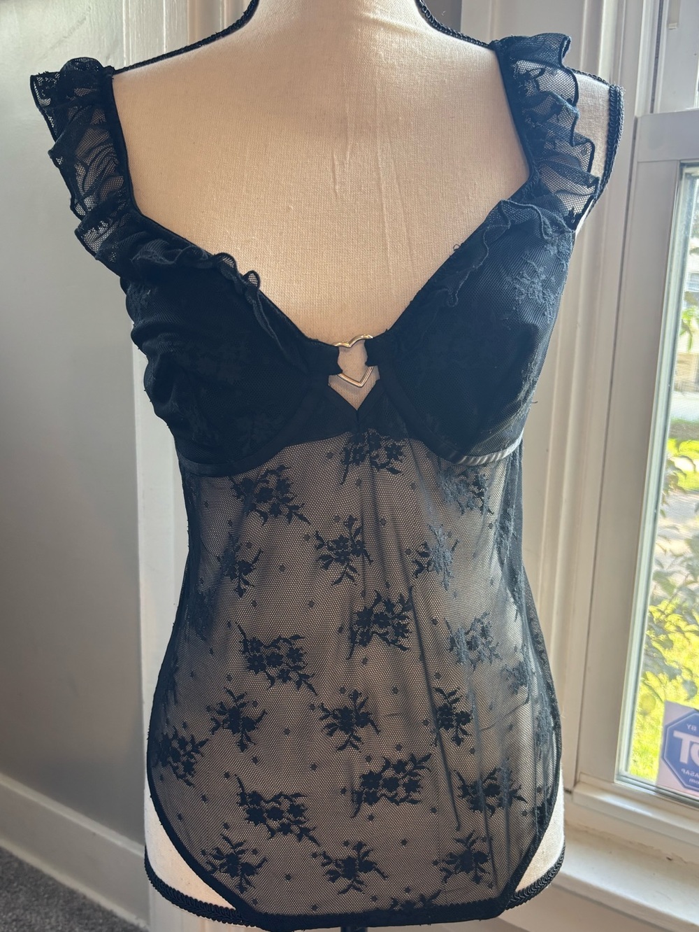 Colsie Women’s Lace Lingerie Bodysuit, size Large, black, EUC